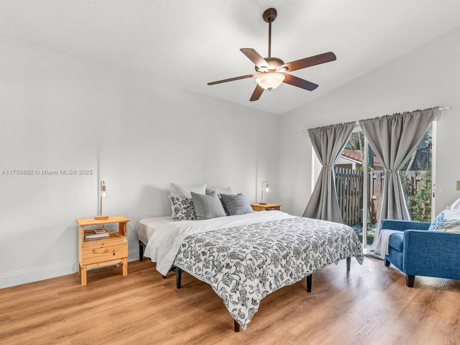 Real estate property located at 1363 Seagrape Cir, Broward, Country Isles Garden Home, Weston, FL