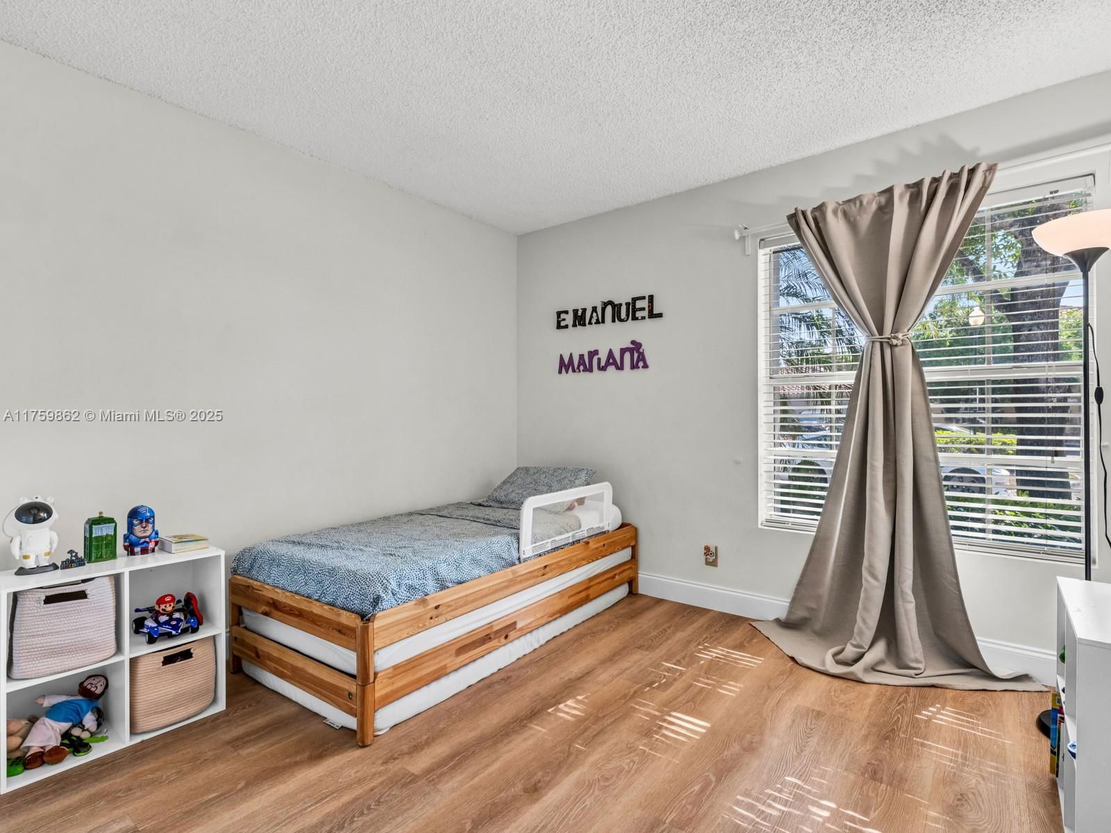 Real estate property located at 1363 Seagrape Cir, Broward, Country Isles Garden Home, Weston, FL
