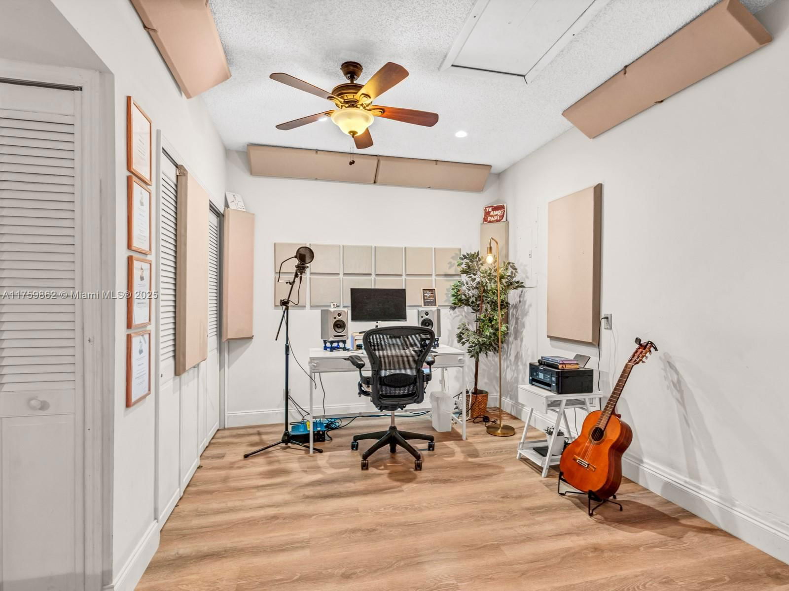 Real estate property located at 1363 Seagrape Cir, Broward, Country Isles Garden Home, Weston, FL