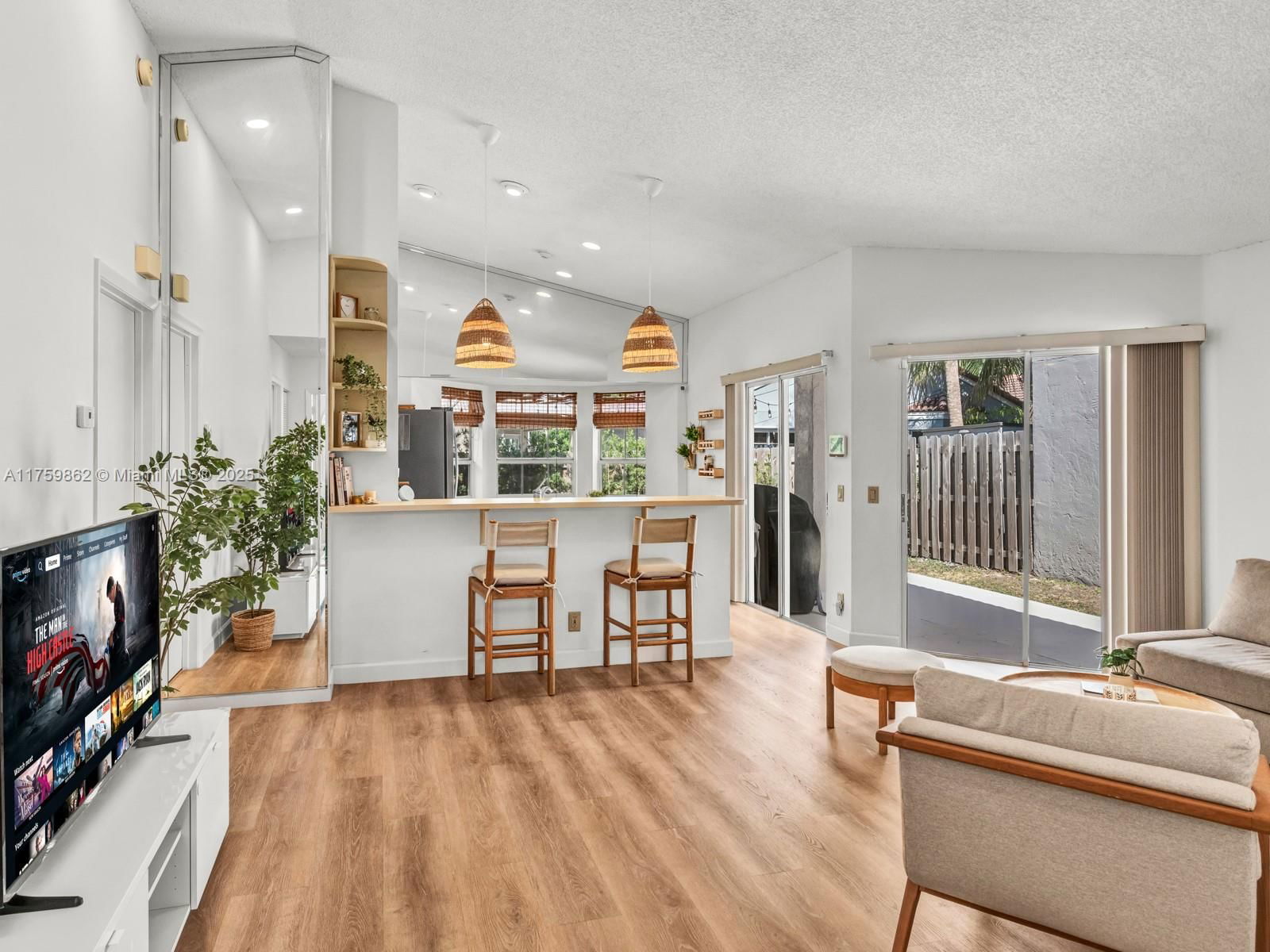 Real estate property located at 1363 Seagrape Cir, Broward, Country Isles Garden Home, Weston, FL