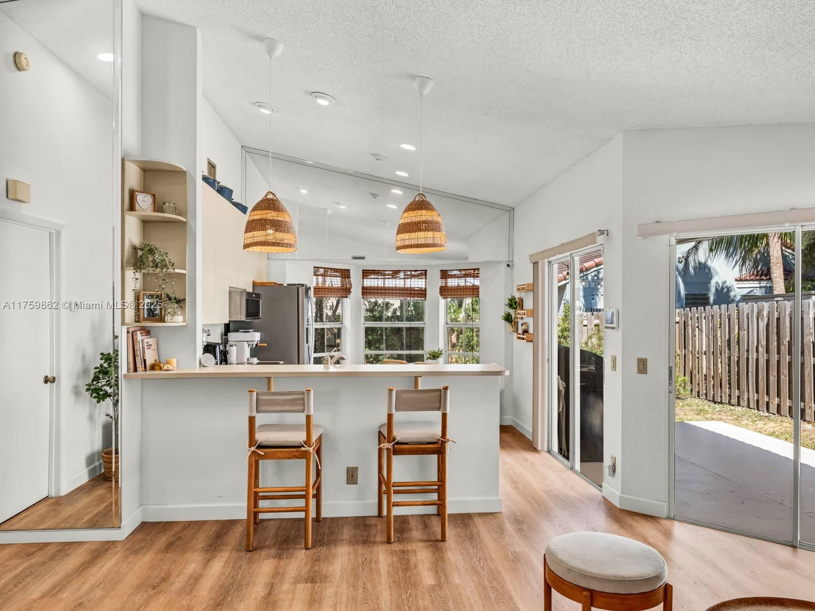 Real estate property located at 1363 Seagrape Cir, Broward, Country Isles Garden Home, Weston, FL