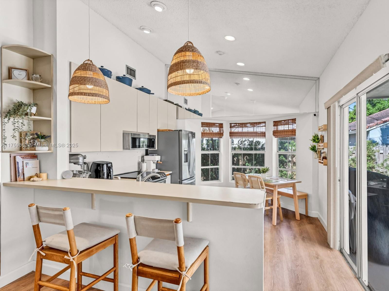 Real estate property located at 1363 Seagrape Cir, Broward, Country Isles Garden Home, Weston, FL