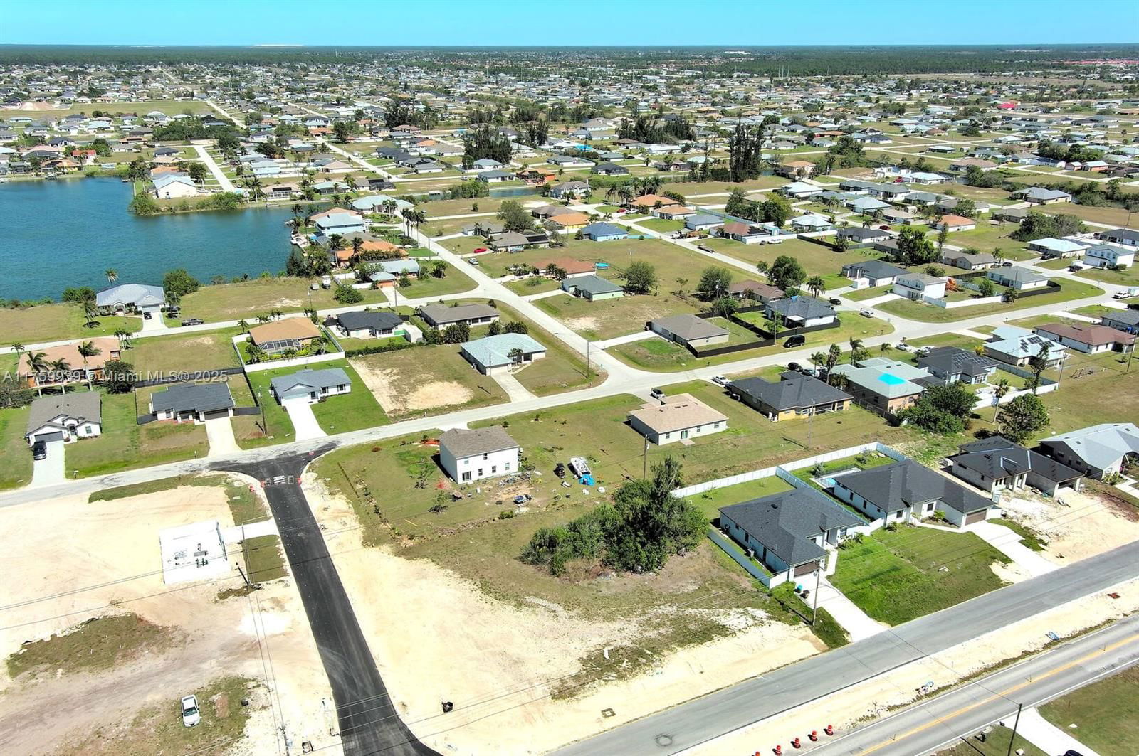 Real estate property located at 339 Diplomat Pkwy, Lee, Cape Coral, Cape Coral, FL