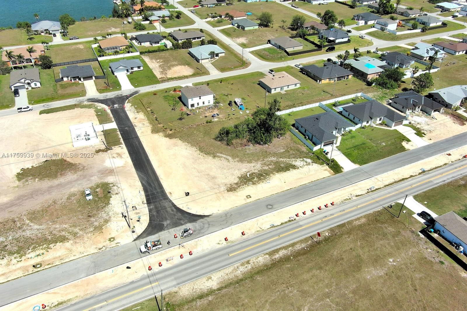 Real estate property located at 339 Diplomat Pkwy, Lee, Cape Coral, Cape Coral, FL
