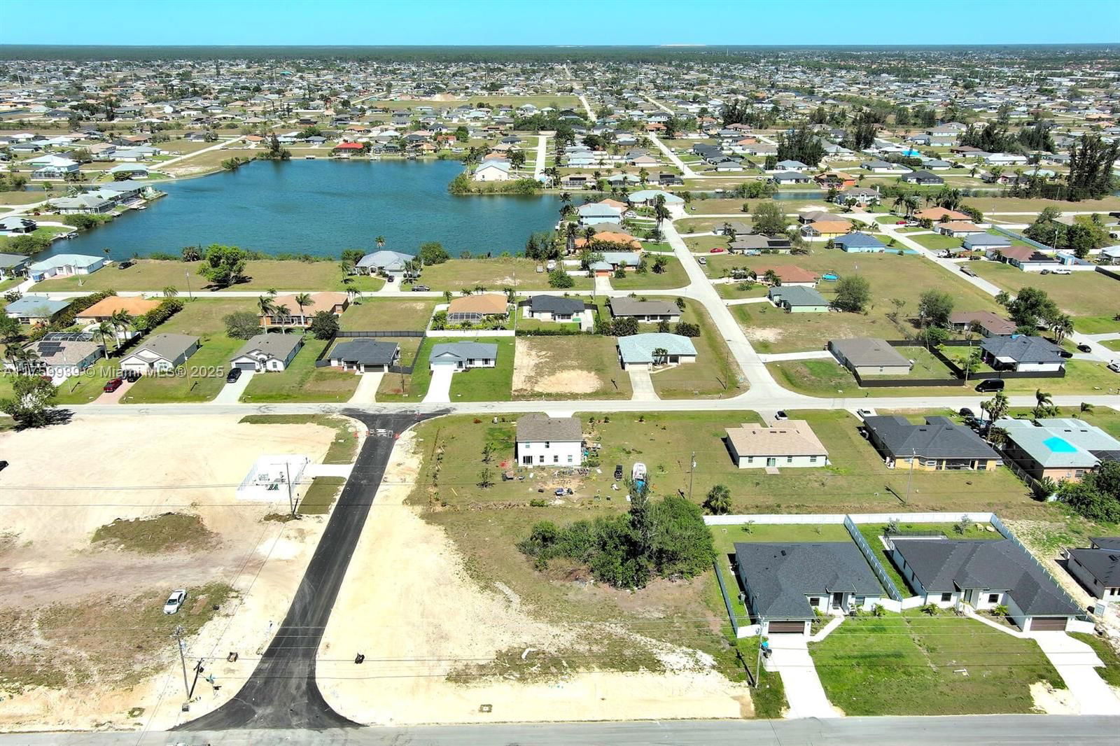 Real estate property located at 339 Diplomat Pkwy, Lee, Cape Coral, Cape Coral, FL