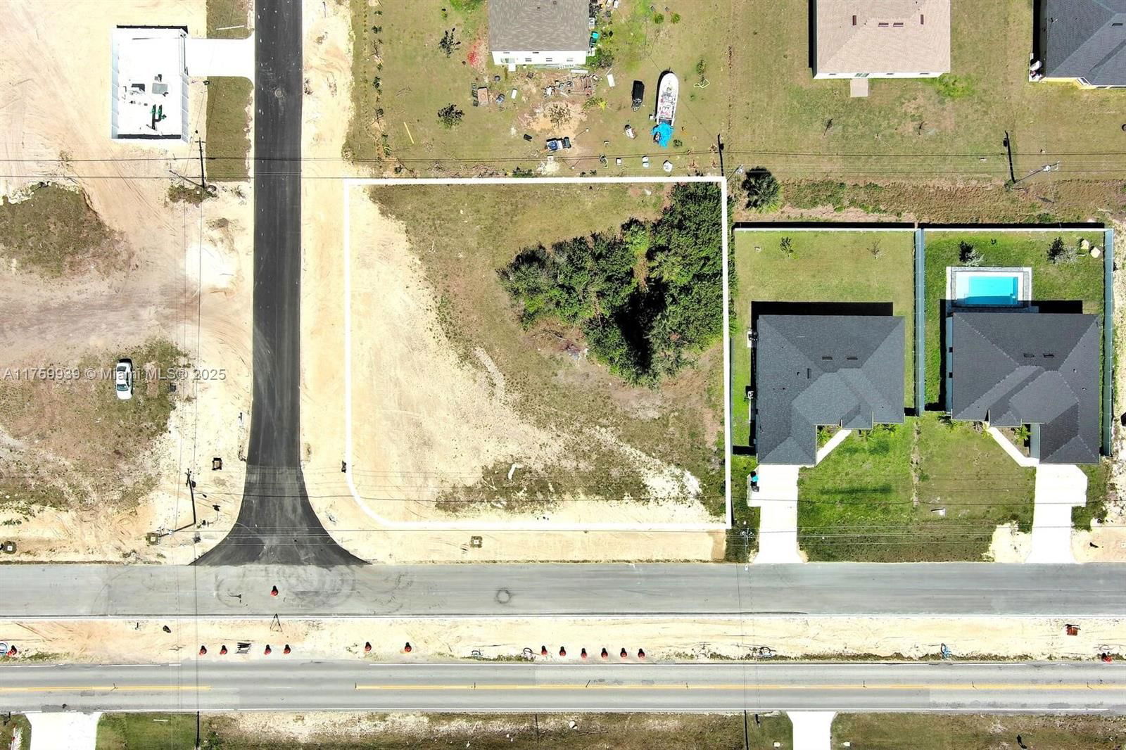 Real estate property located at 339 Diplomat Pkwy, Lee, Cape Coral, Cape Coral, FL