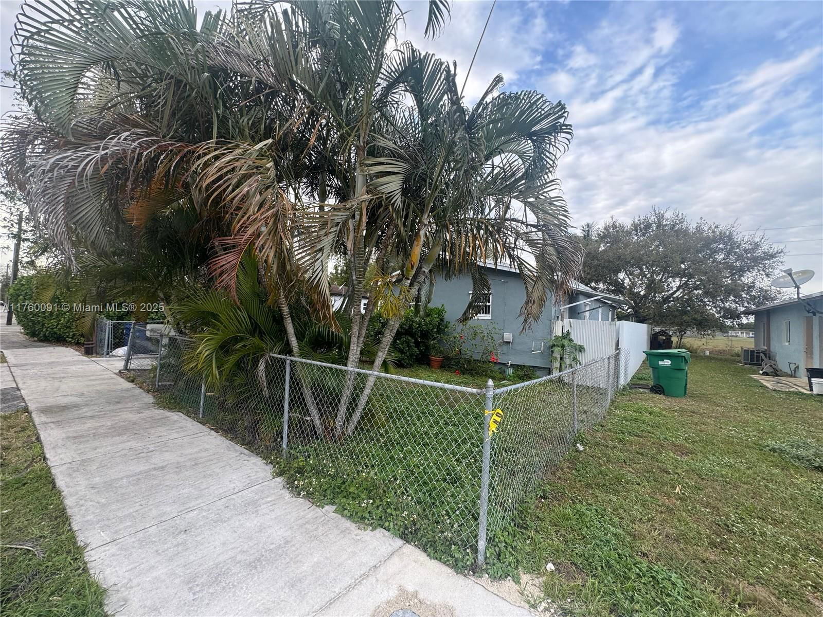 Real estate property located at 1945 155th St, Miami-dade, 1st Addn To Magnolia Sub, Miami Gardens, FL