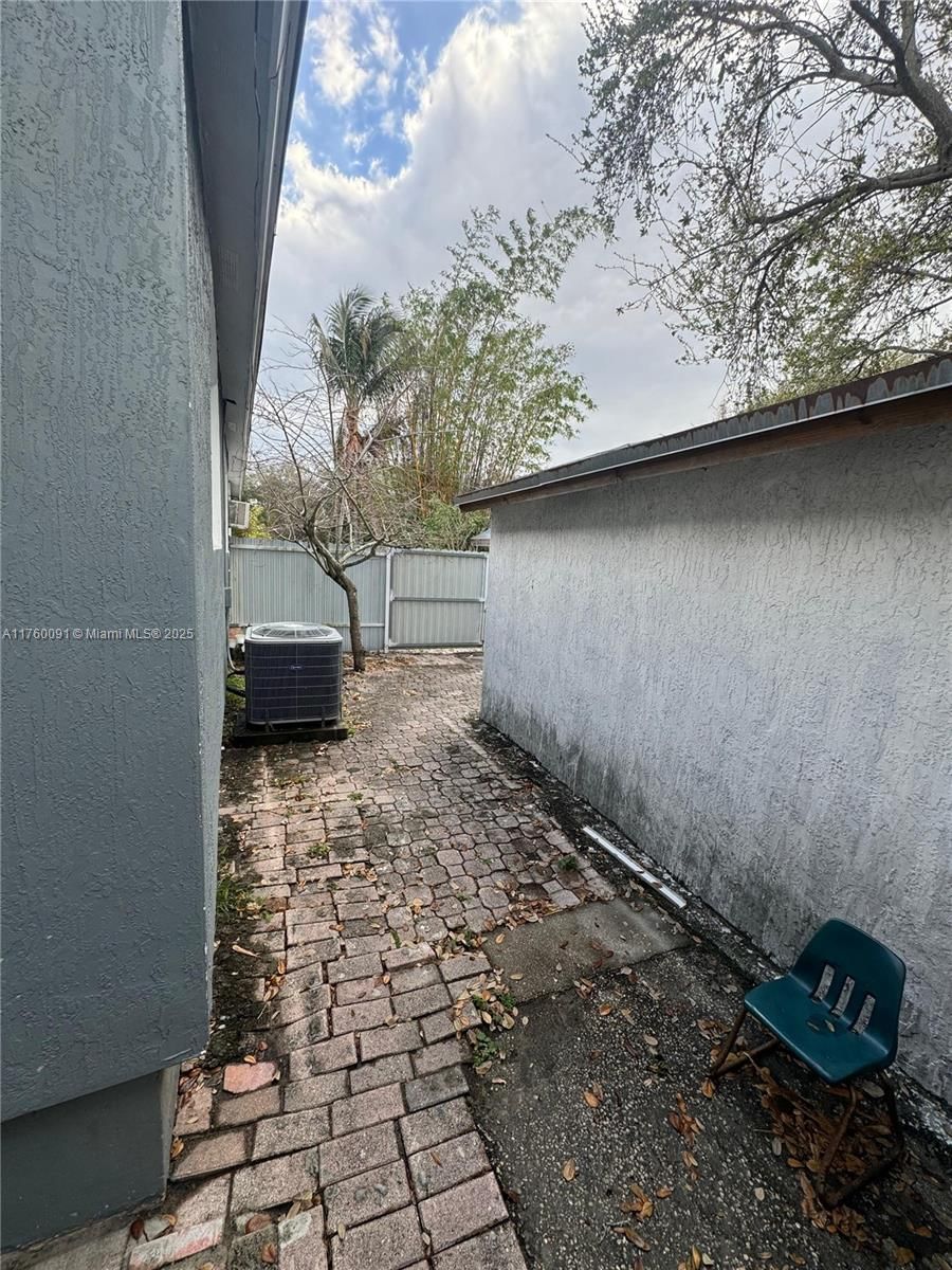 Real estate property located at 1945 155th St, Miami-dade, 1st Addn To Magnolia Sub, Miami Gardens, FL