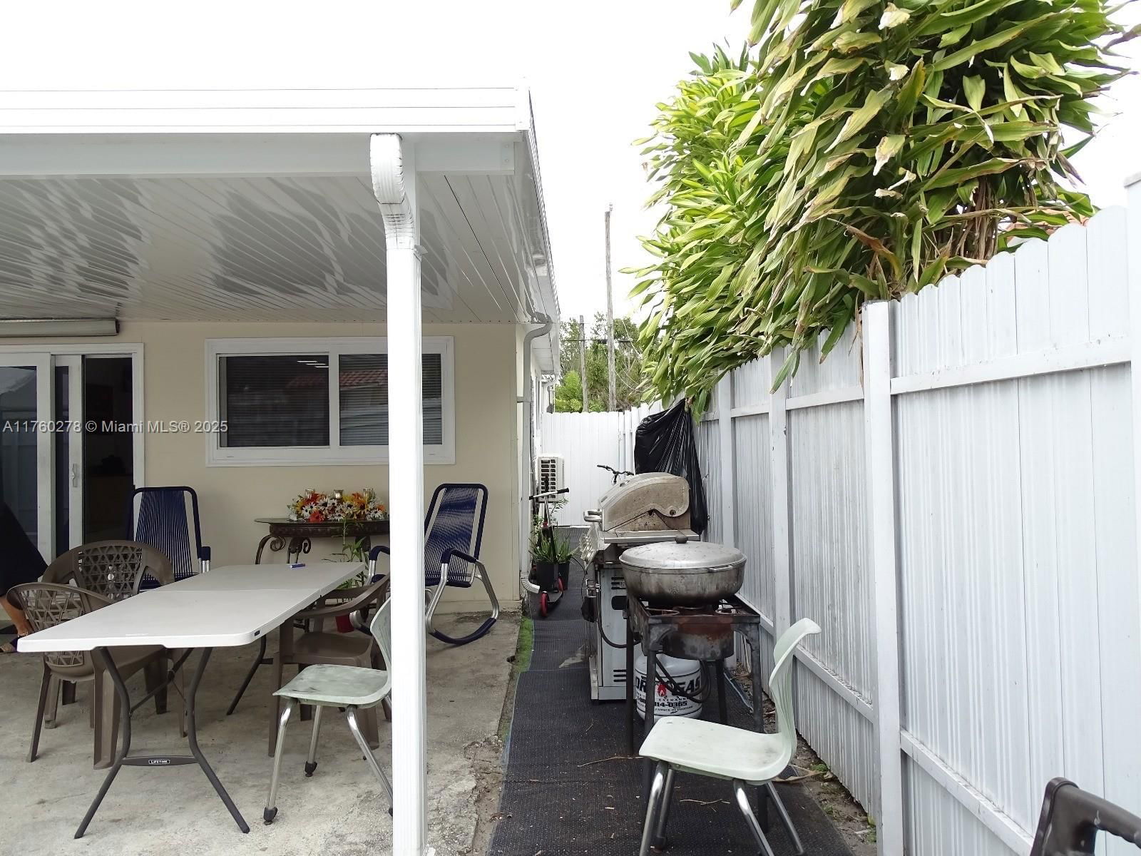 Real estate property located at 685 8th Ct, Miami-dade, Rose Sub, Hialeah, FL