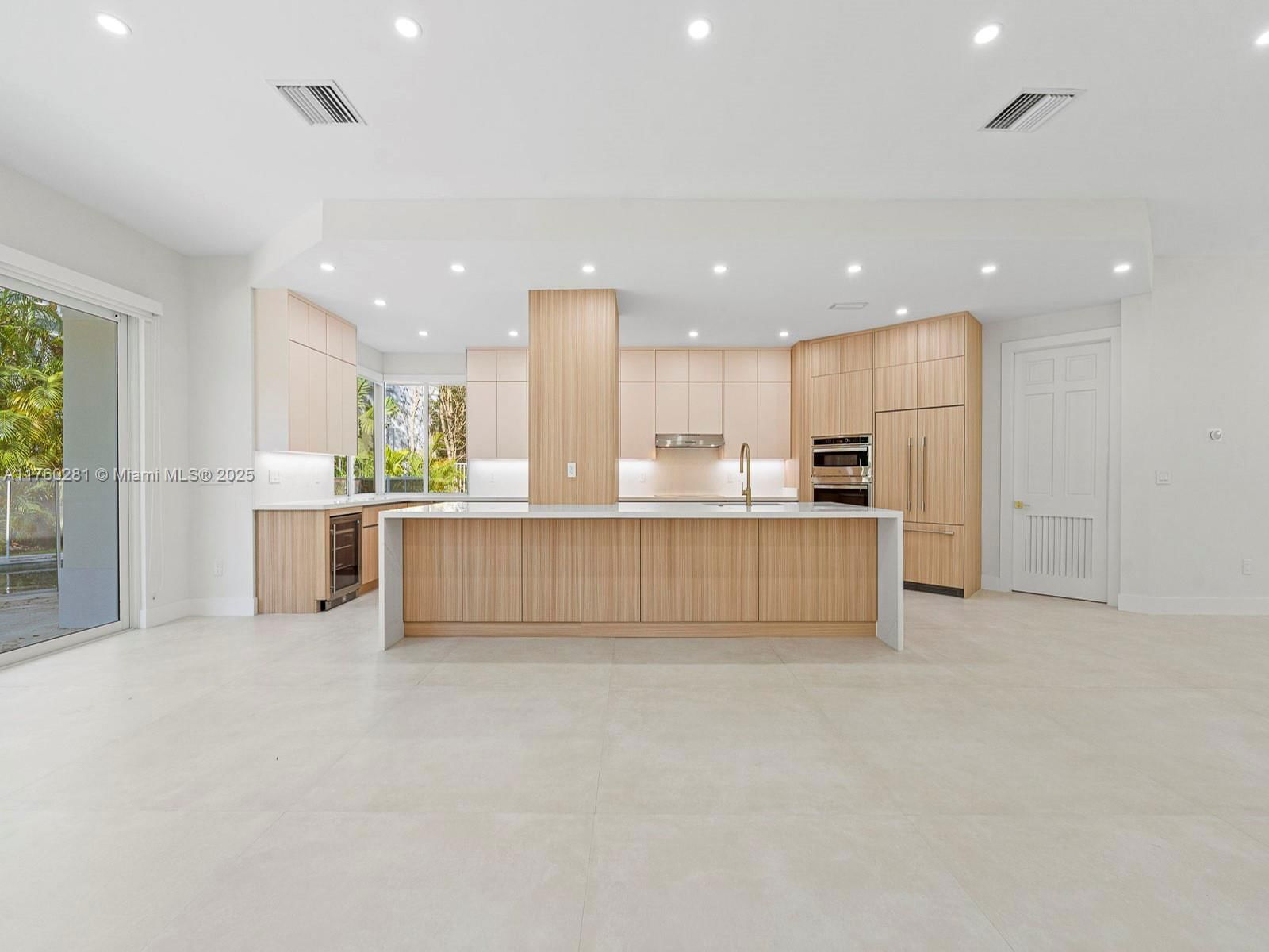 Real estate property located at 7226 146th St Cir, Miami-dade, Cutler Oaks, Palmetto Bay, FL