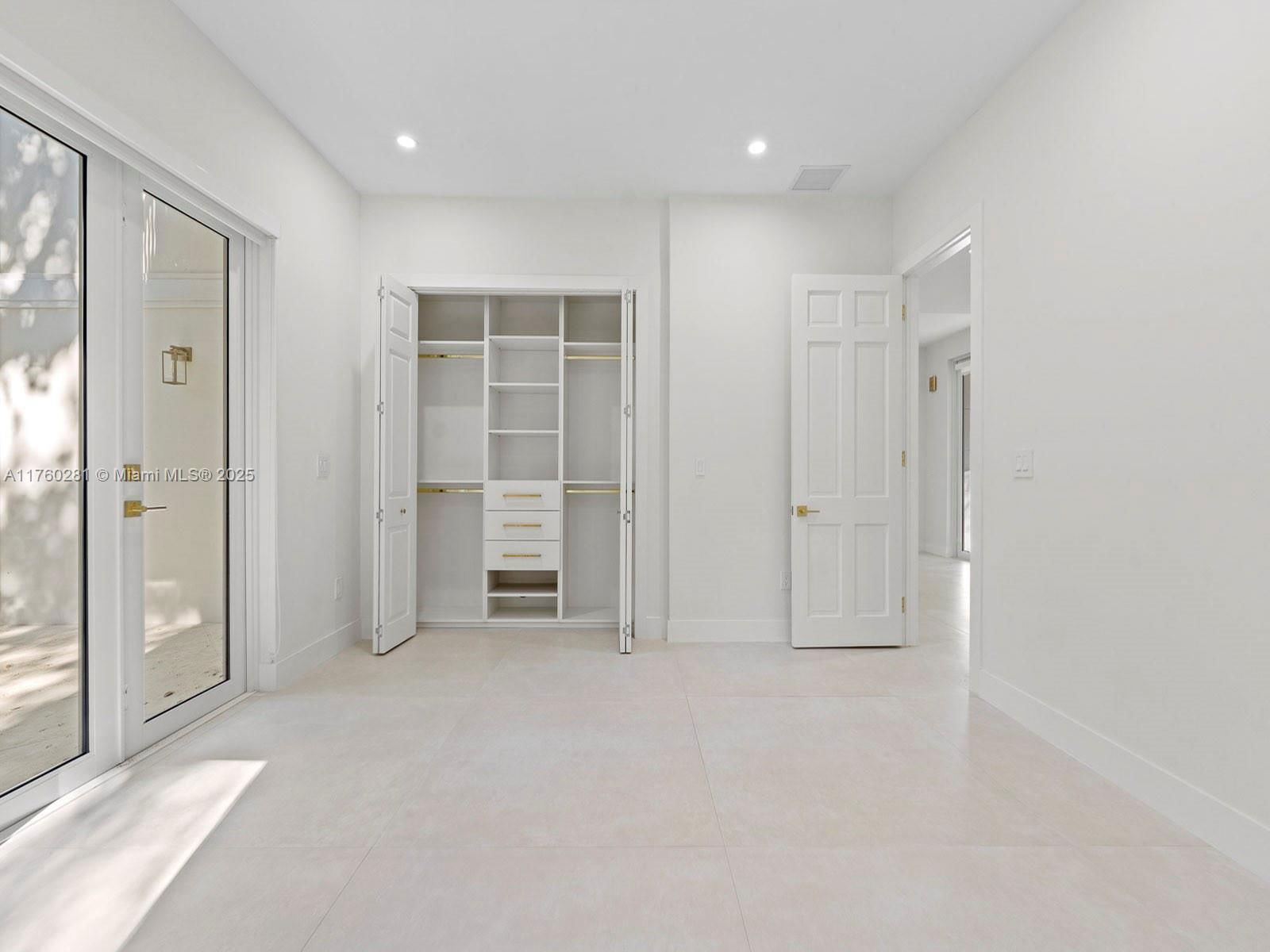 Real estate property located at 7226 146th St Cir, Miami-dade, Cutler Oaks, Palmetto Bay, FL