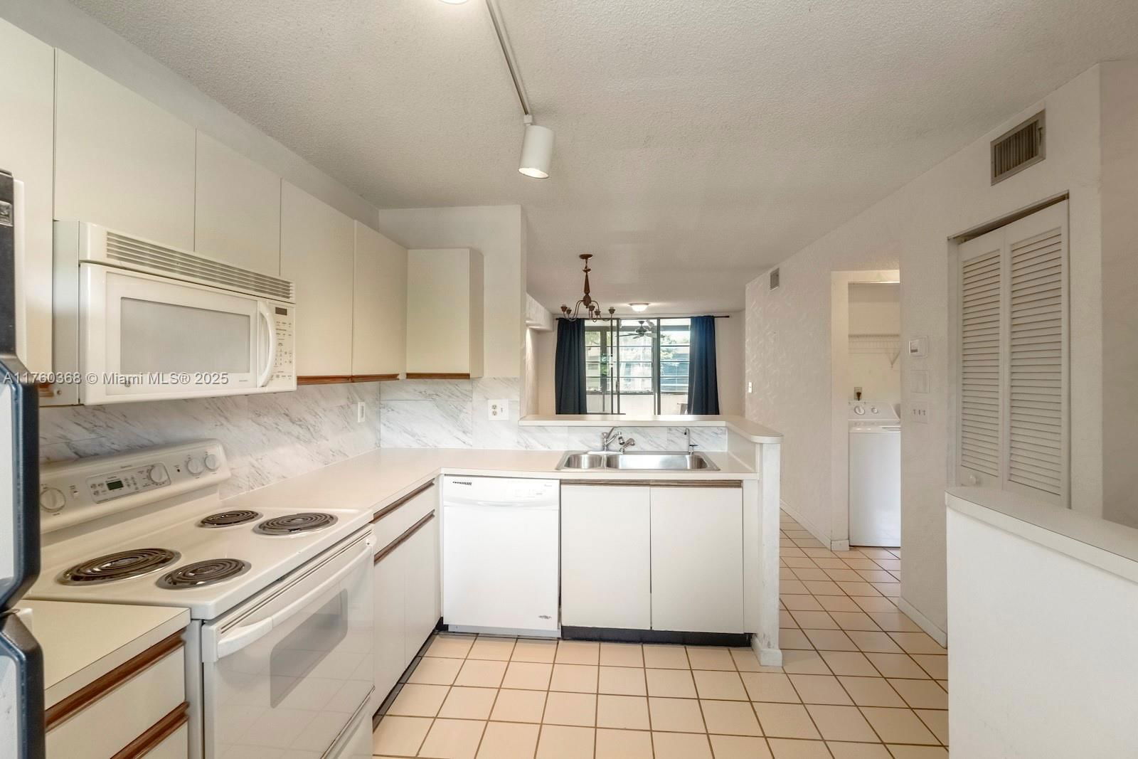 Real estate property located at 7737 79th Ave #205, Broward, Bonaire At Woodmont No 1-, Tamarac, FL