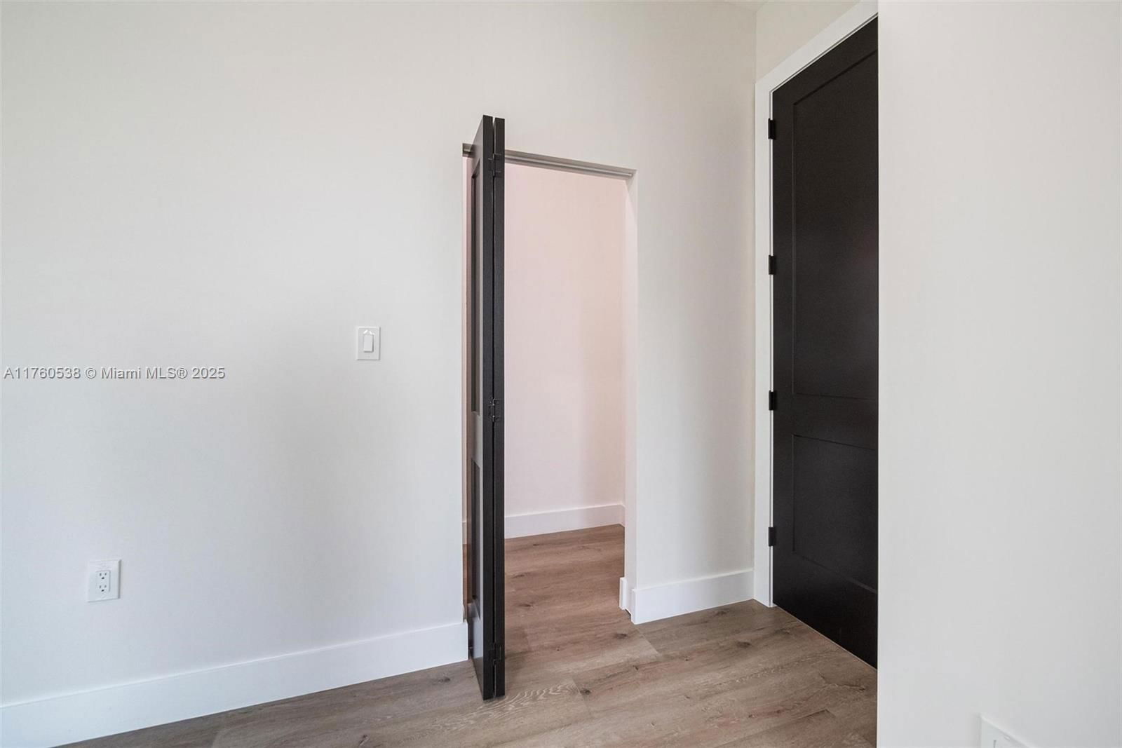 Real estate property located at 533 52nd St #533, Miami-dade, Railway Shops Addn 2nd Am, Miami, FL