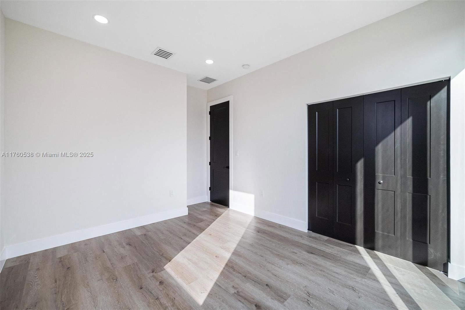 Real estate property located at 533 52nd St #533, Miami-dade, Railway Shops Addn 2nd Am, Miami, FL