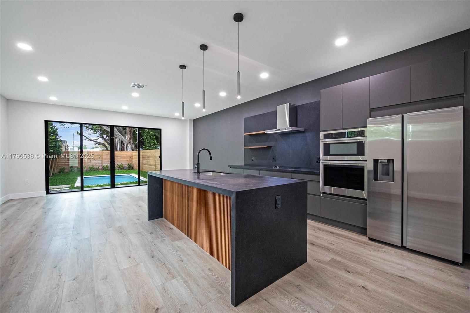 Real estate property located at 533 52nd St #533, Miami-dade, Railway Shops Addn 2nd Am, Miami, FL