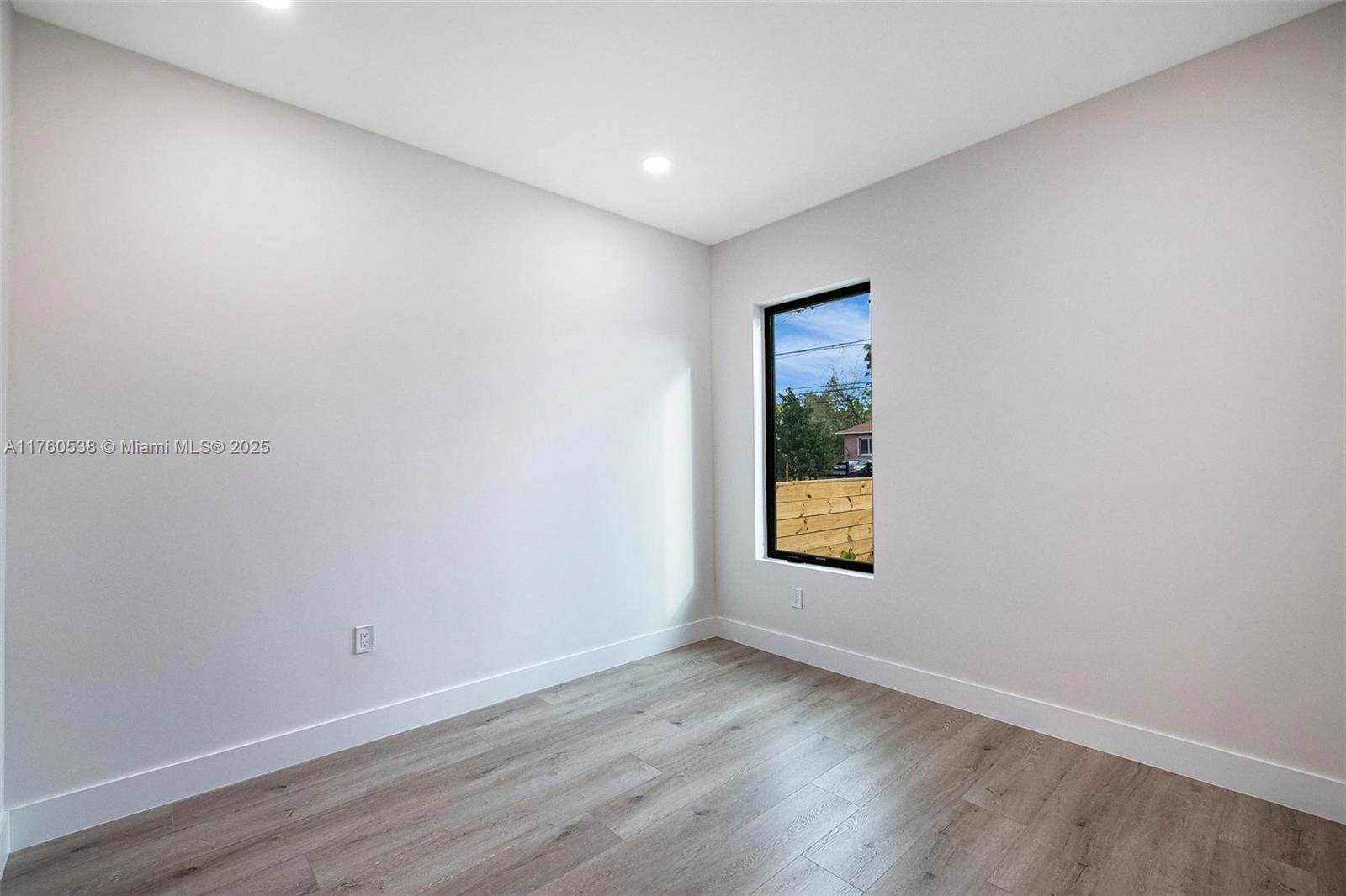 Real estate property located at 533 52nd St #533, Miami-dade, Railway Shops Addn 2nd Am, Miami, FL
