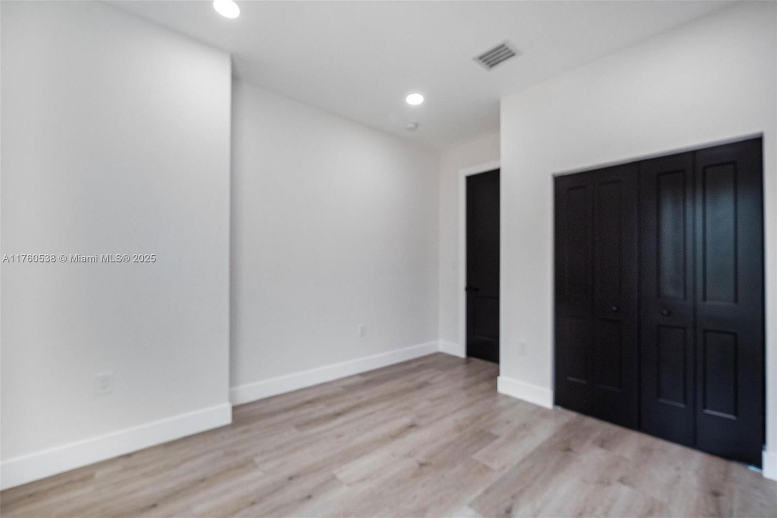 Real estate property located at 533 52nd St #533, Miami-dade, Railway Shops Addn 2nd Am, Miami, FL