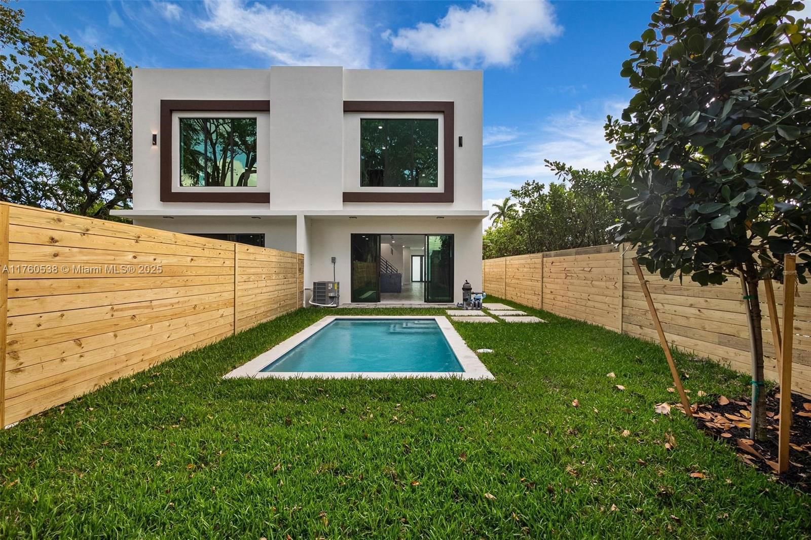 Real estate property located at 533 52nd St #533, Miami-dade, Railway Shops Addn 2nd Am, Miami, FL