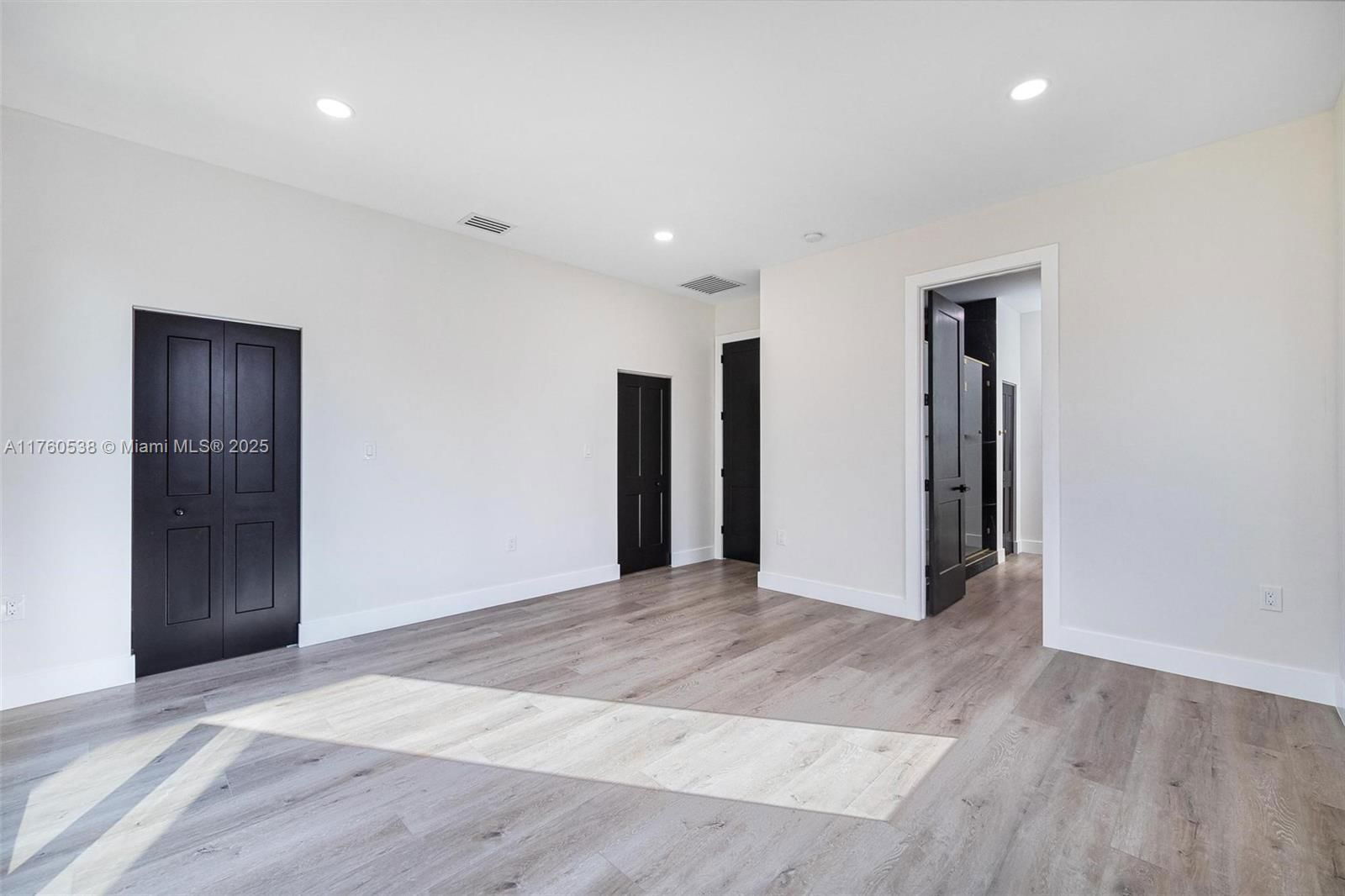 Real estate property located at 533 52nd St #533, Miami-dade, Railway Shops Addn 2nd Am, Miami, FL