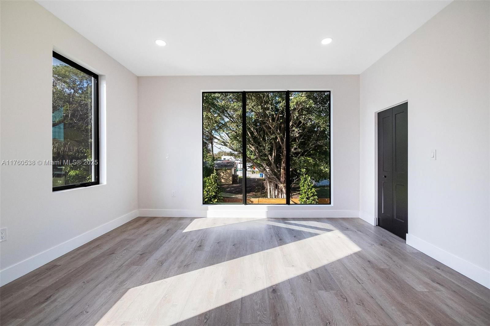 Real estate property located at 533 52nd St #533, Miami-dade, Railway Shops Addn 2nd Am, Miami, FL
