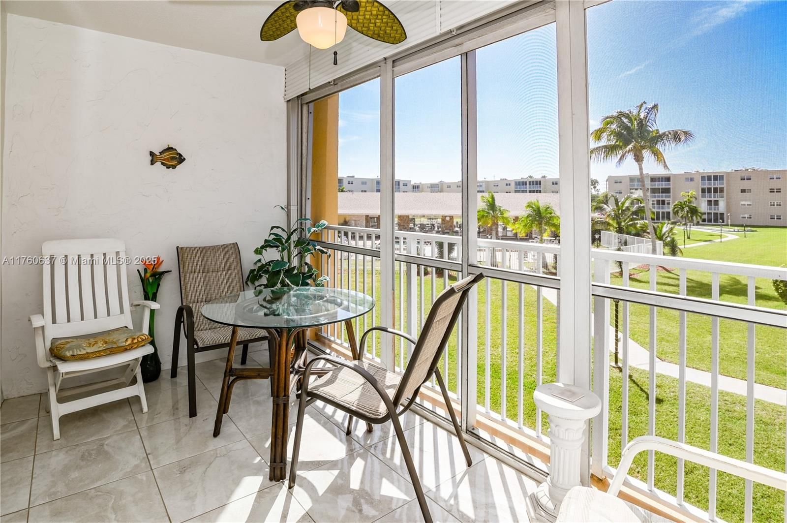 Real estate property located at 202 10th St #206, Broward, Meadowbrook Lakes Condo, Dania Beach, FL
