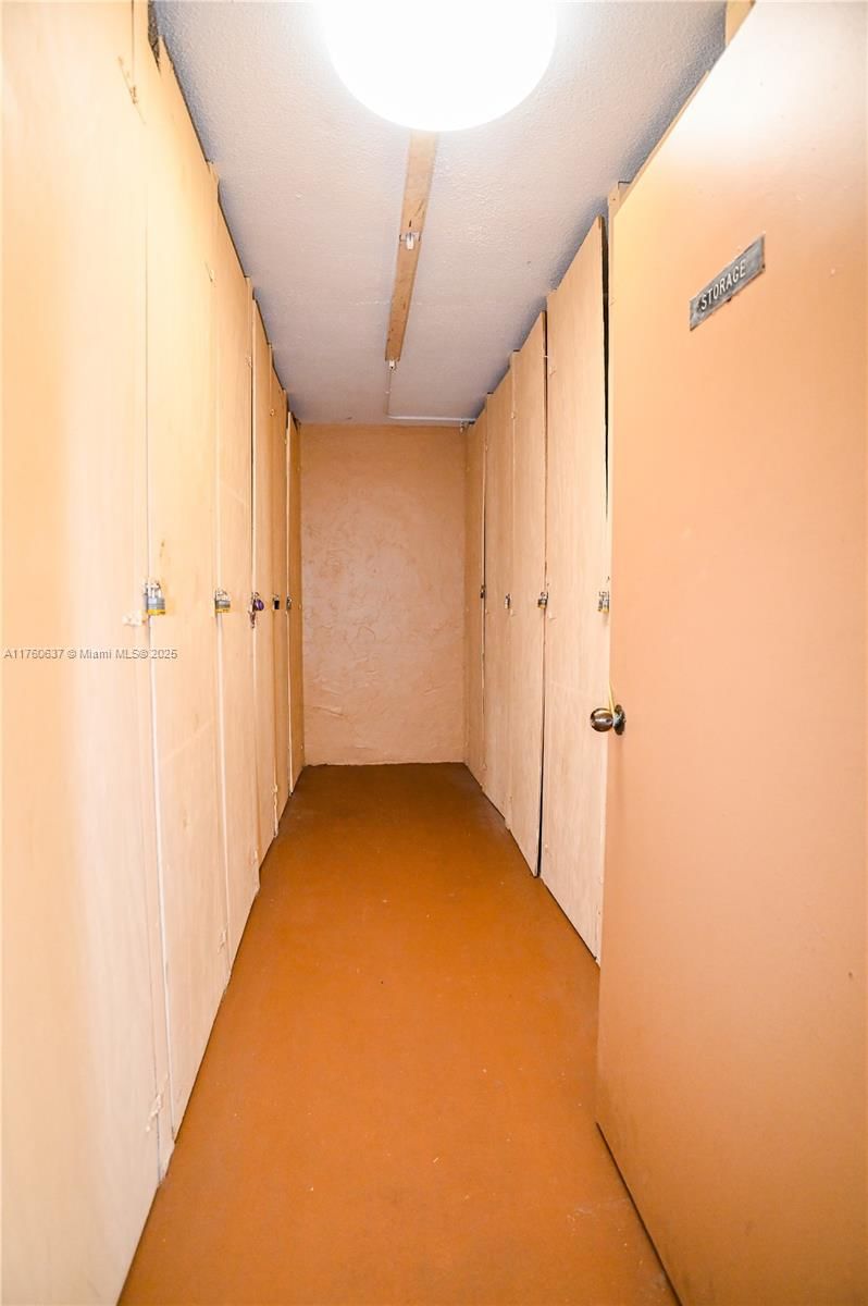 Real estate property located at 202 10th St #206, Broward, Meadowbrook Lakes Condo, Dania Beach, FL