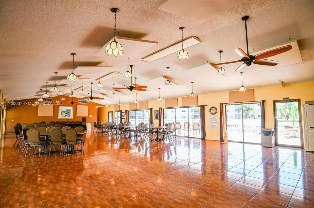 Real estate property located at 202 10th St #206, Broward, Meadowbrook Lakes Condo, Dania Beach, FL
