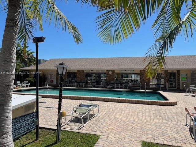 Real estate property located at 202 10th St #206, Broward, Meadowbrook Lakes Condo, Dania Beach, FL