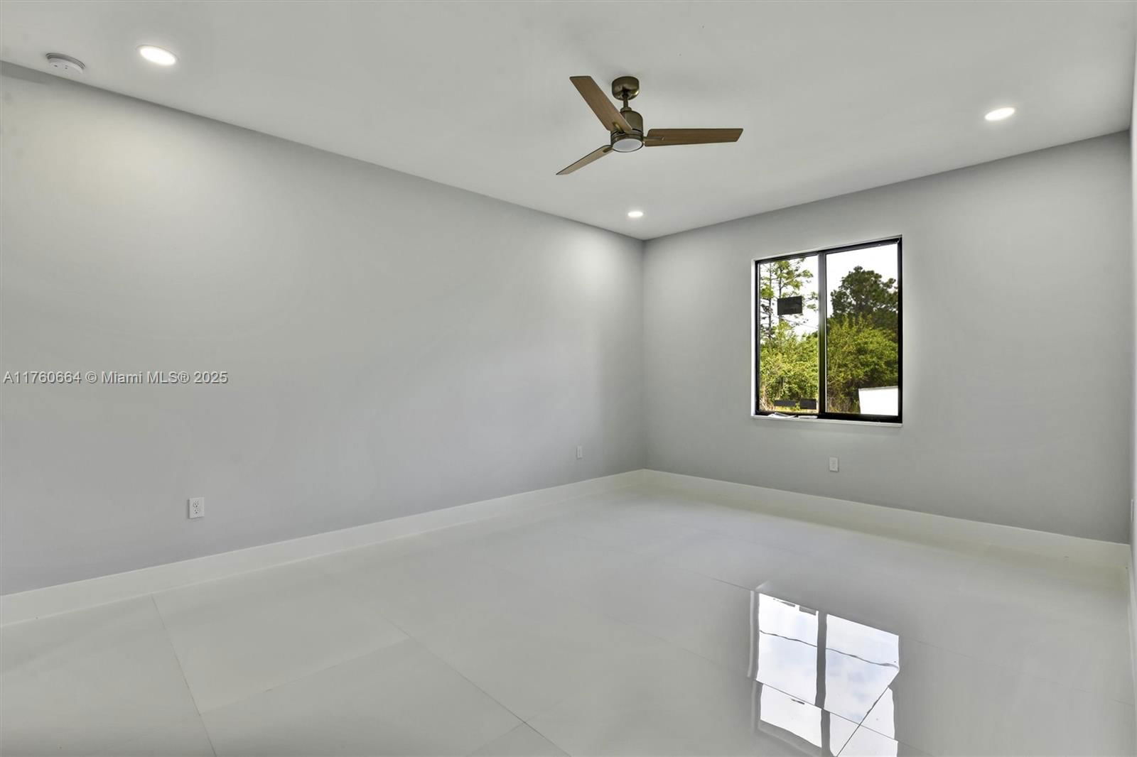 Real estate property located at 105 14th ST, Lee, Lehigh Acres, Lehigh Acres, FL