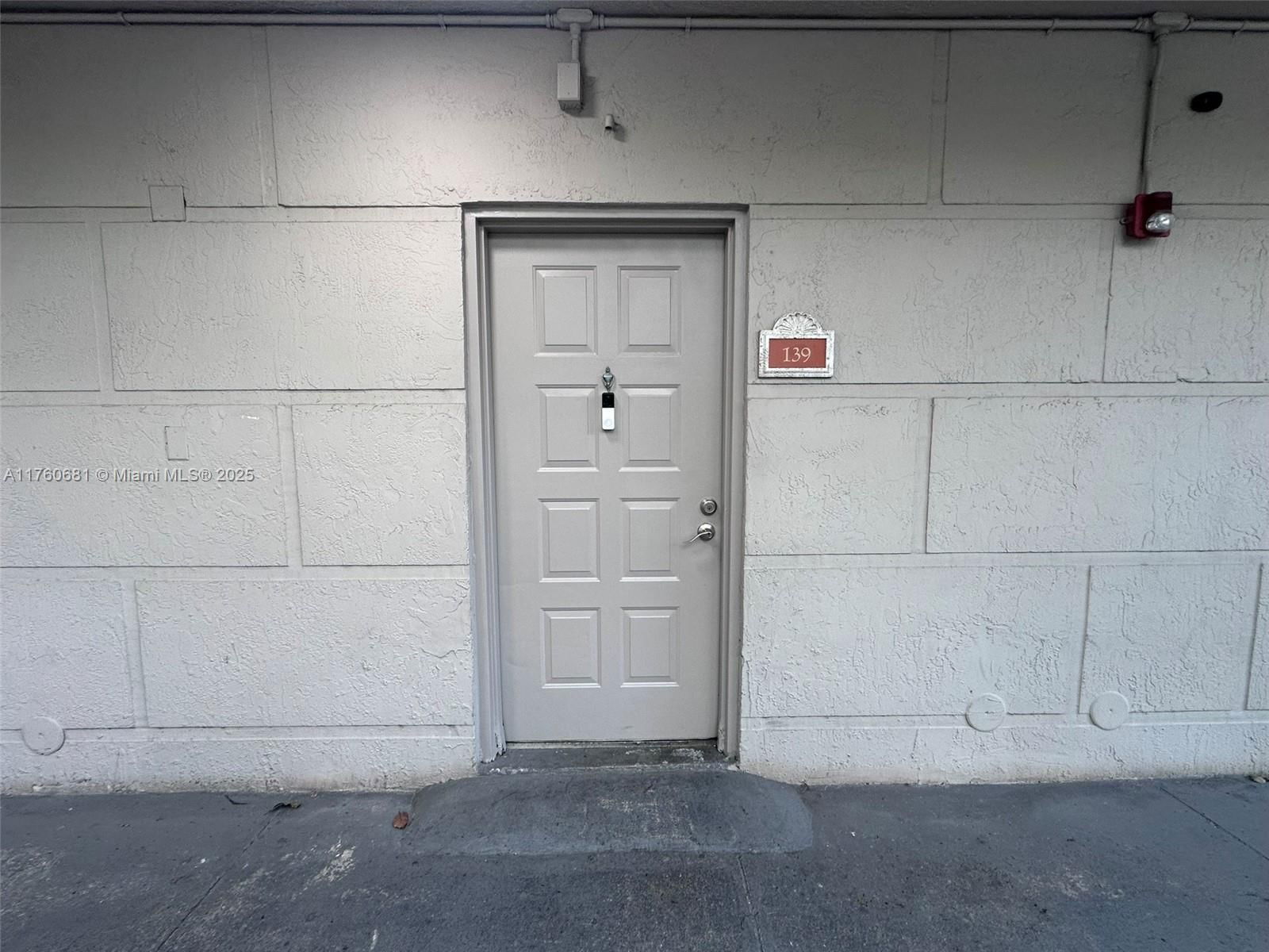 Real estate property located at 8290 Lake Dr #139, Miami-dade, Las Vistas At Doral Condo, Doral, FL