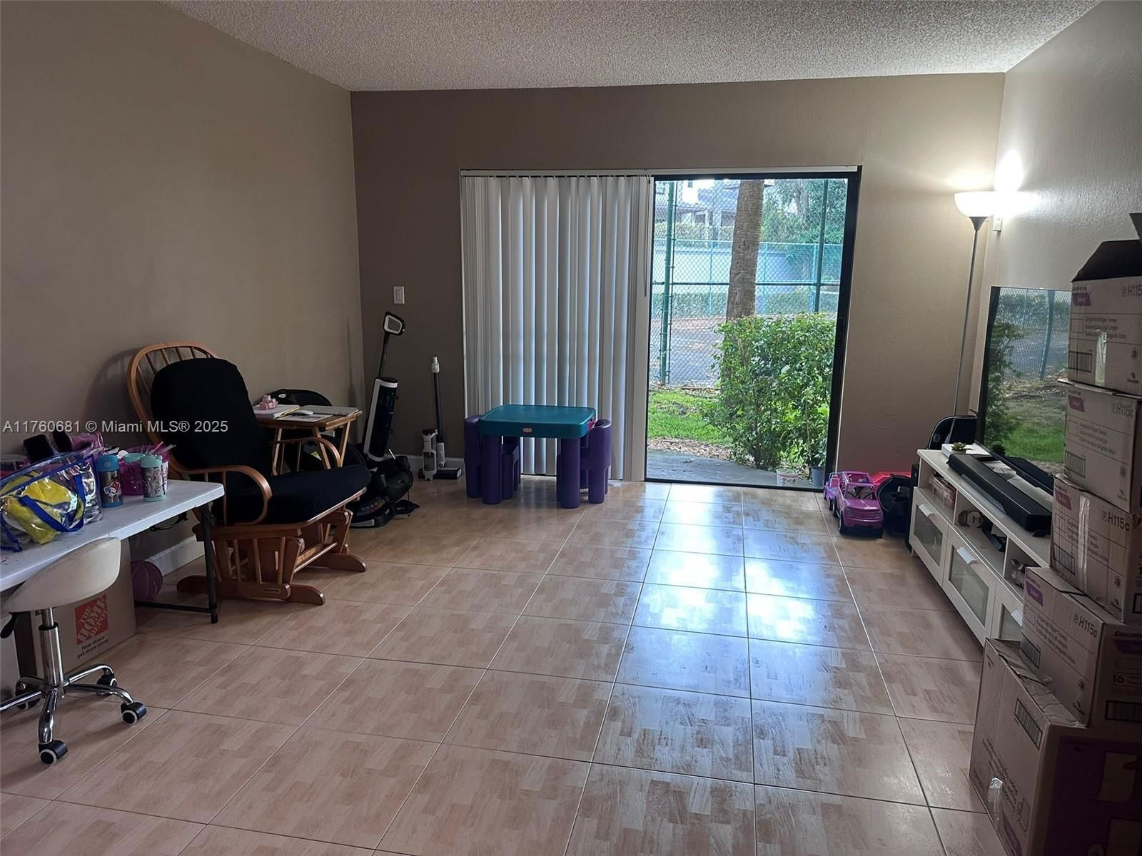 Real estate property located at 8290 Lake Dr #139, Miami-dade, Las Vistas At Doral Condo, Doral, FL