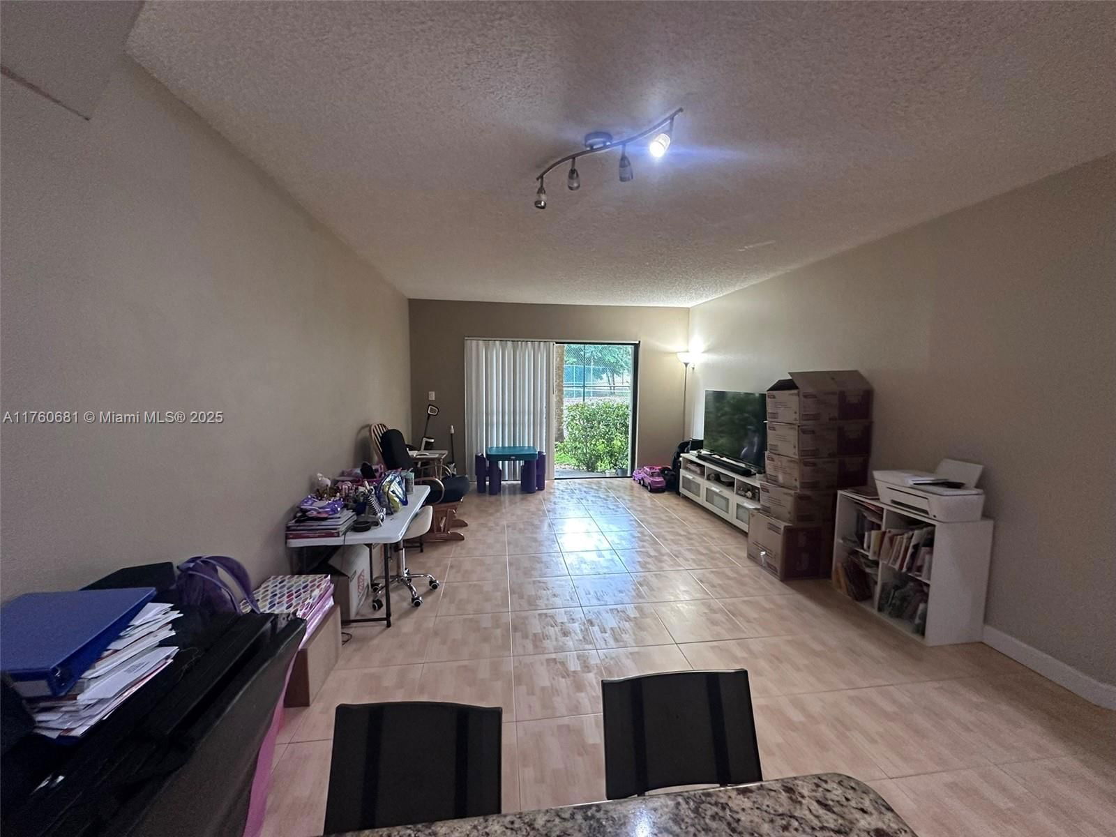 Real estate property located at 8290 Lake Dr #139, Miami-dade, Las Vistas At Doral Condo, Doral, FL