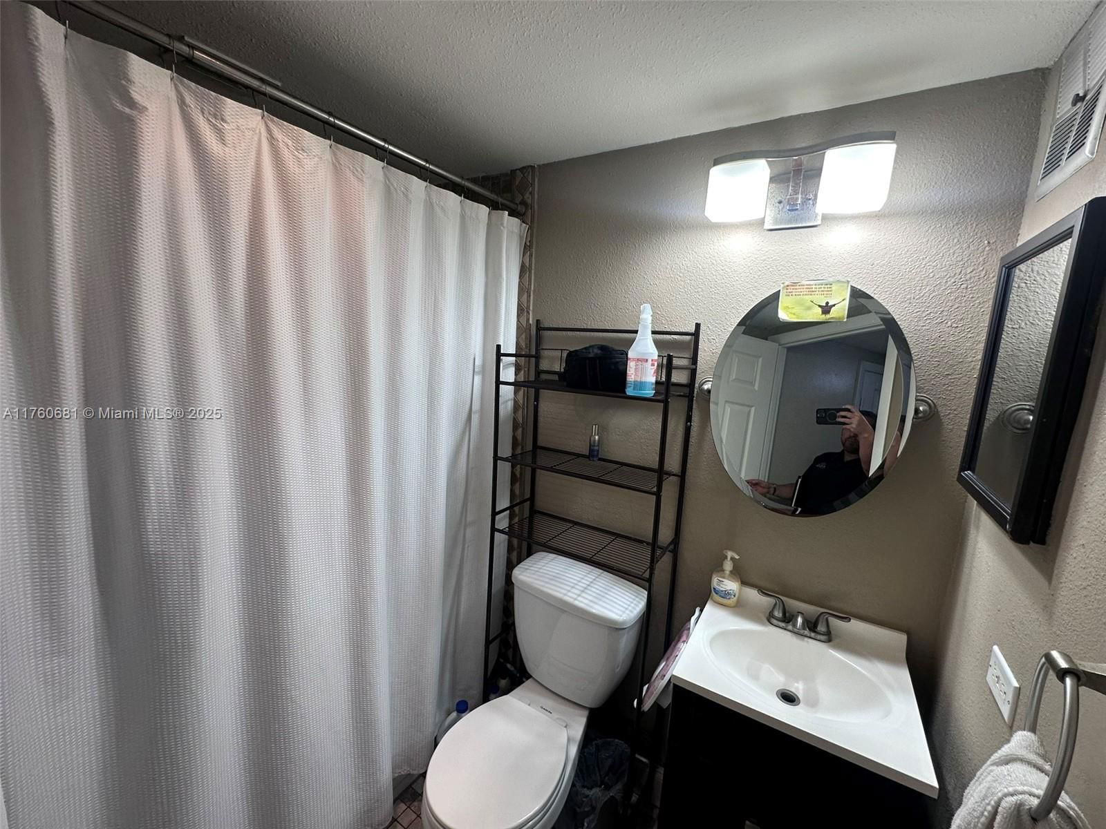 Real estate property located at 8290 Lake Dr #139, Miami-dade, Las Vistas At Doral Condo, Doral, FL