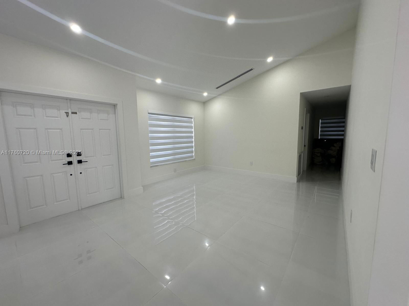 Real estate property located at 15690 153rd Ct, Miami-dade, Cassandra Estates, Miami, FL
