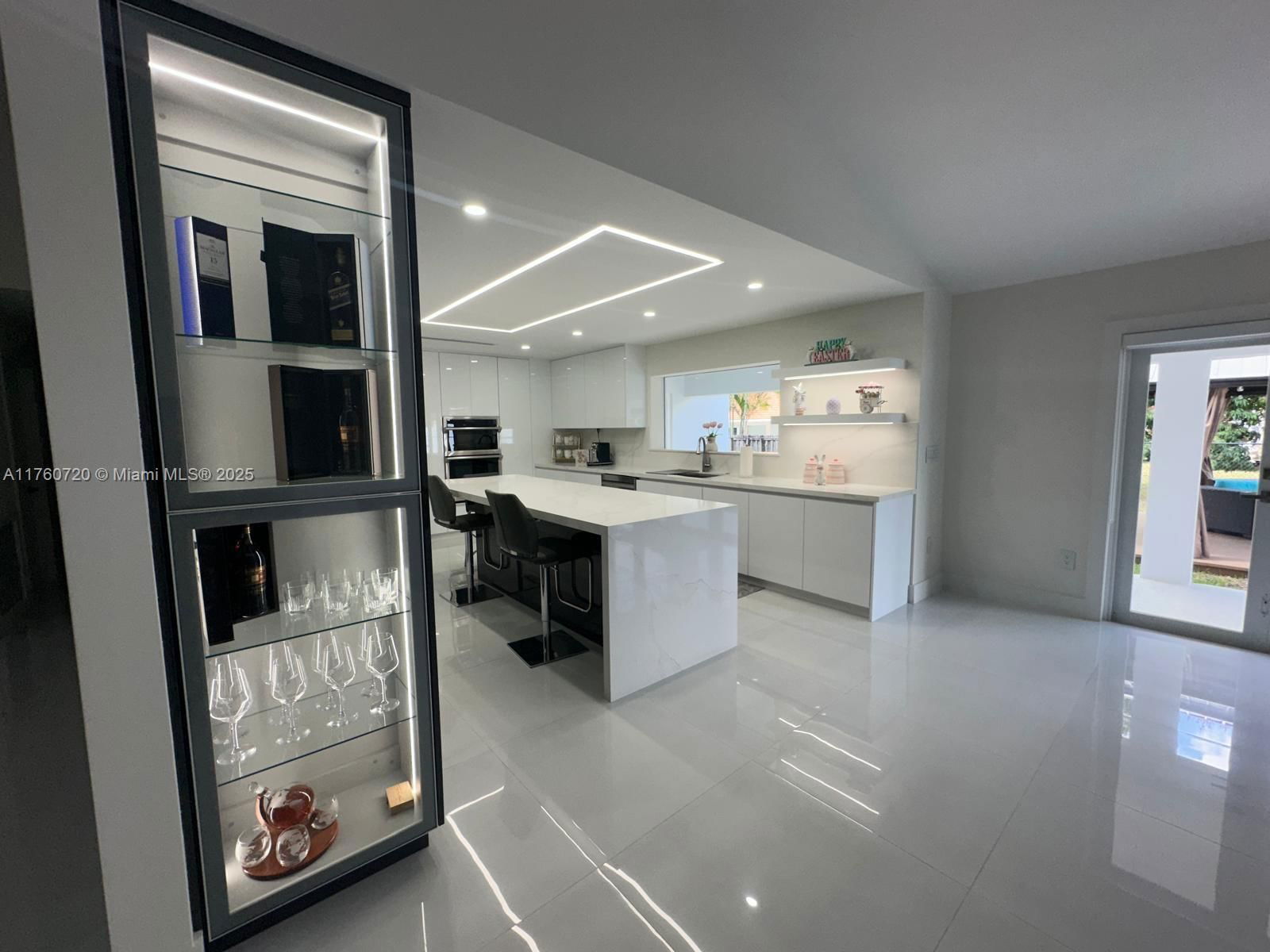 Real estate property located at 15690 153rd Ct, Miami-dade, Cassandra Estates, Miami, FL