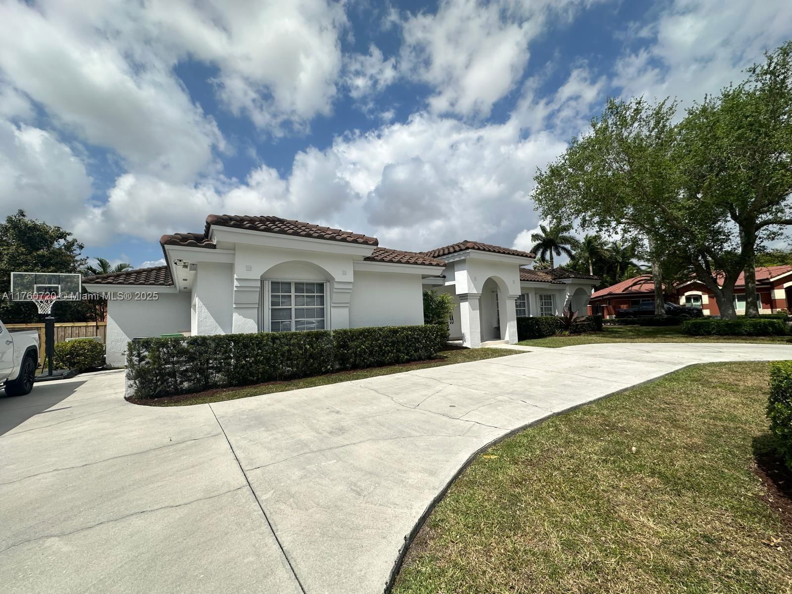 Real estate property located at 15690 153rd Ct, Miami-dade, Cassandra Estates, Miami, FL