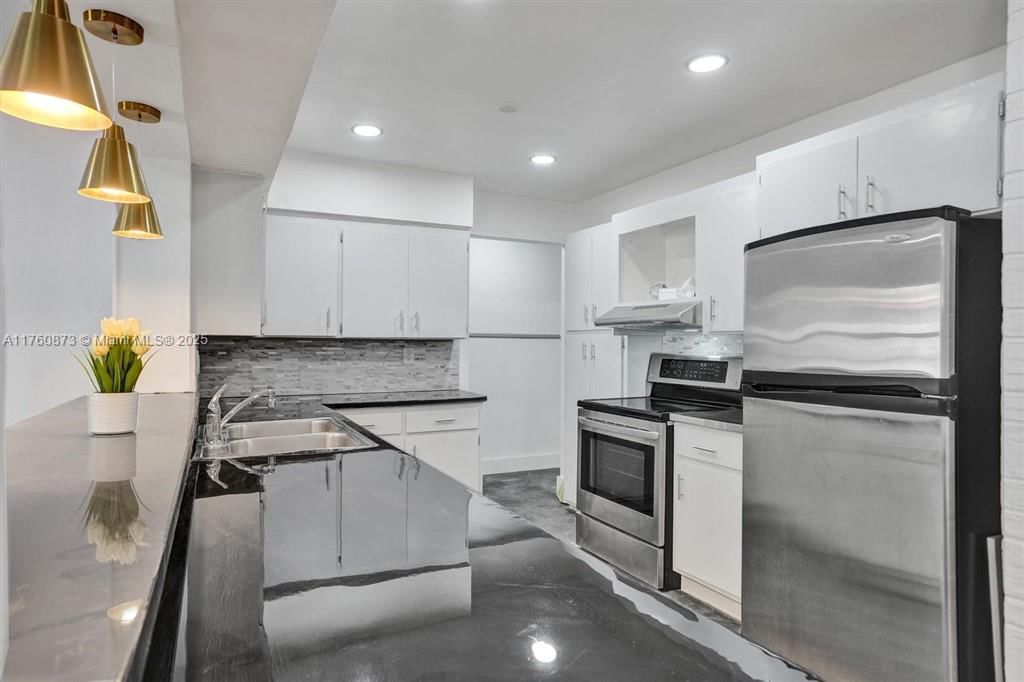 Real estate property located at 6761 Miramar Pkwy, Broward, Miramar Sec 3, Miramar, FL