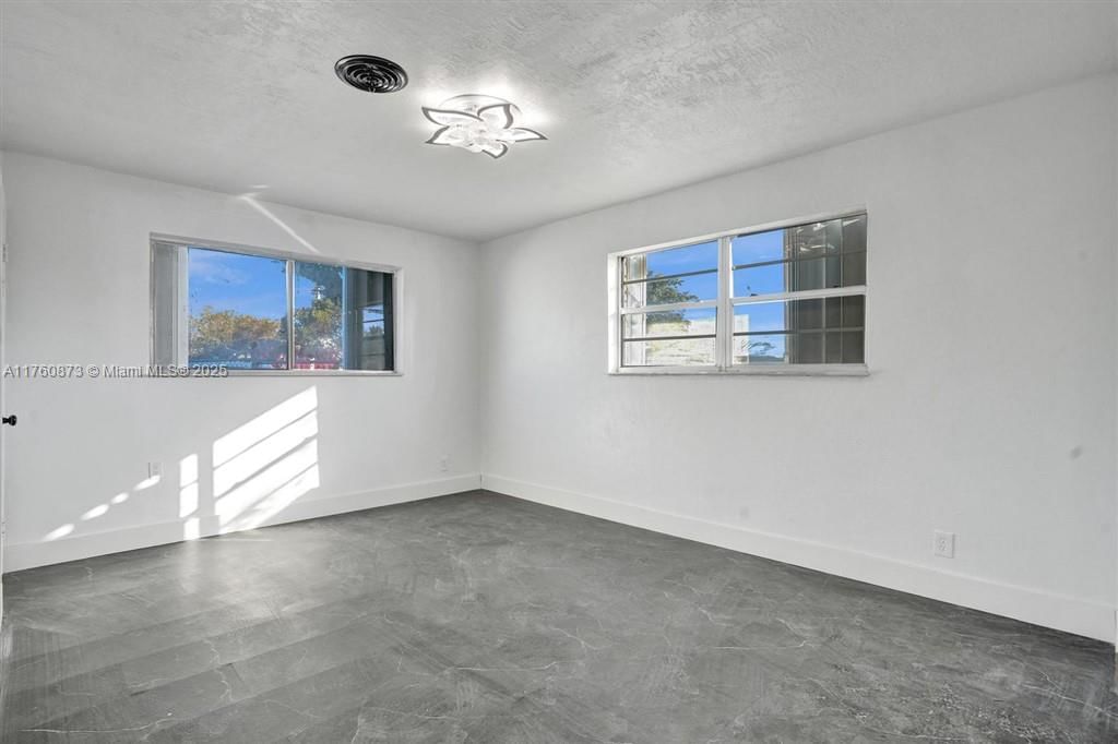 Real estate property located at 6761 Miramar Pkwy, Broward, Miramar Sec 3, Miramar, FL