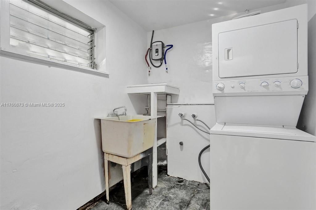 Real estate property located at 6761 Miramar Pkwy, Broward, Miramar Sec 3, Miramar, FL