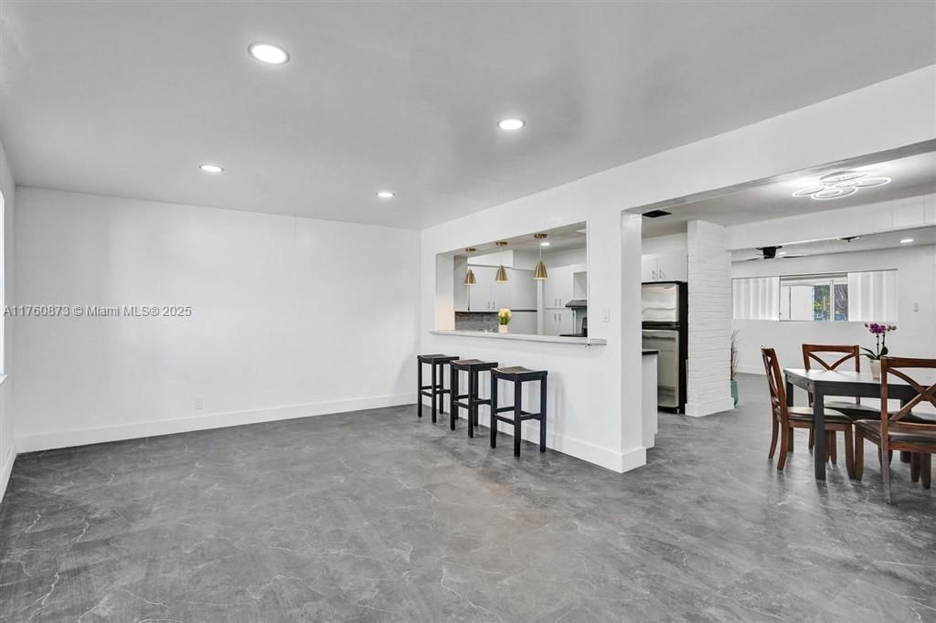 Real estate property located at 6761 Miramar Pkwy, Broward, Miramar Sec 3, Miramar, FL
