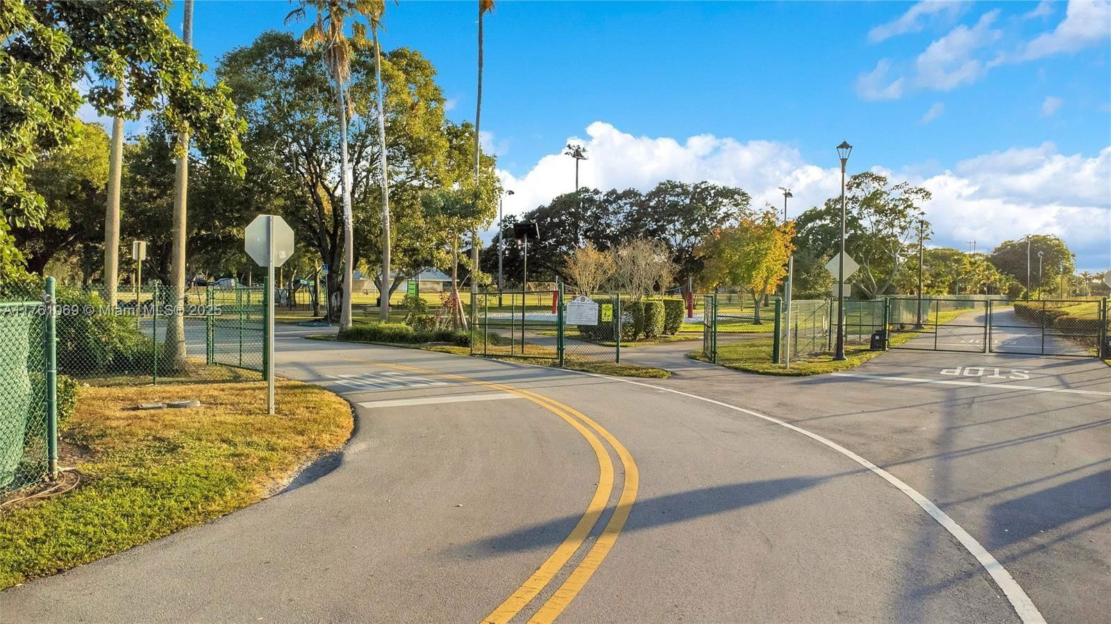 Real estate property located at 834 Cumberland Ter, Broward, Replat Of Portion, Davie, FL