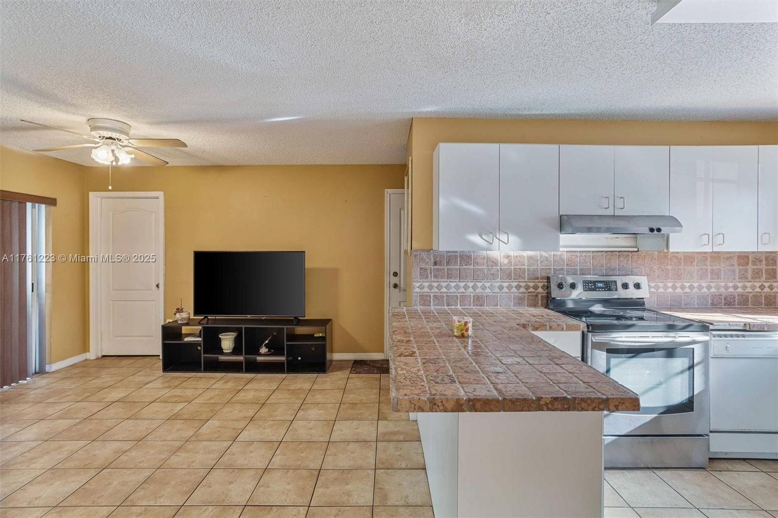 Real estate property located at 18124 154th Ave, Miami-dade, Majestic Estates 1st Addn, Miami, FL