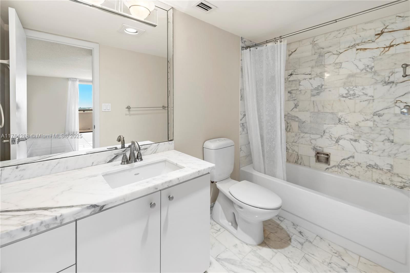 Real estate property located at 2555 Collins Ave #2104, Miami-dade, Club Atlantis Condo, Miami Beach, FL