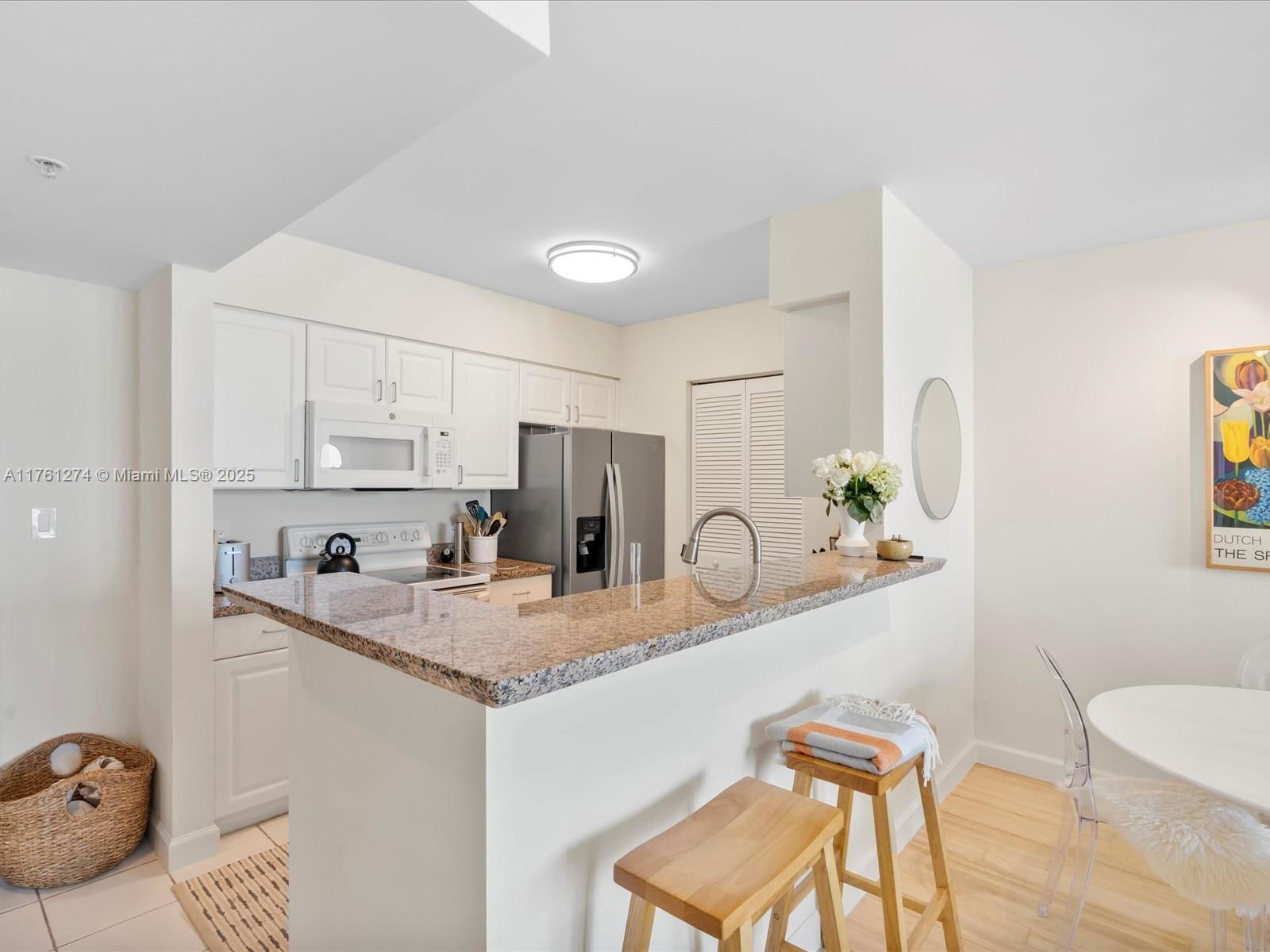 Real estate property located at 90 Alton Rd #2406, Miami-dade, Yacht Club At Portofino C, Miami Beach, FL
