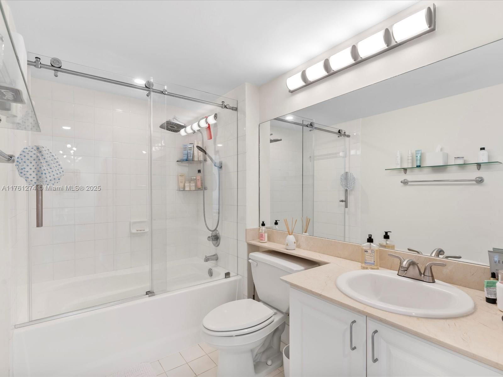 Real estate property located at 90 Alton Rd #2406, Miami-dade, Yacht Club At Portofino C, Miami Beach, FL