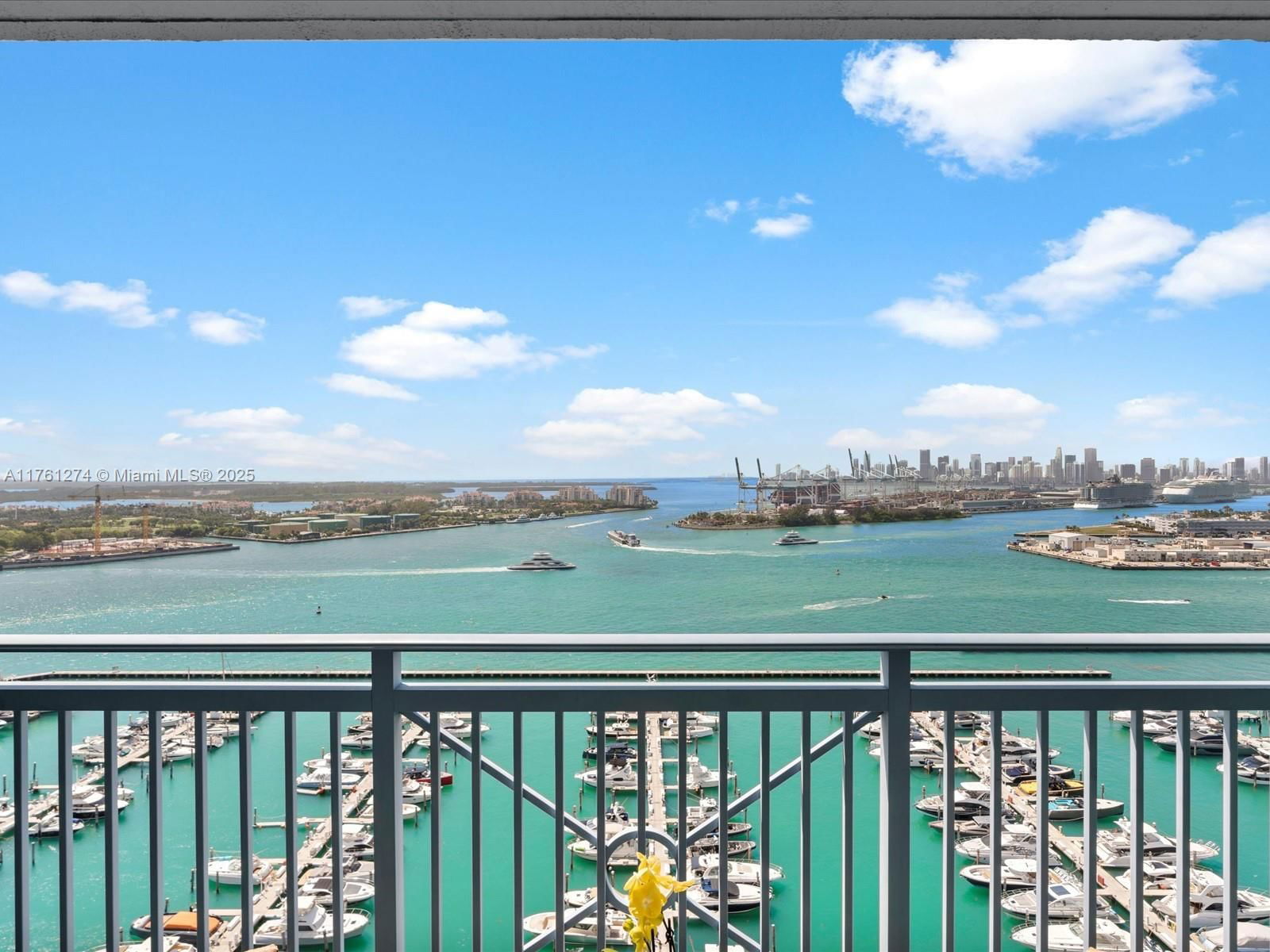 Real estate property located at 90 Alton Rd #2406, Miami-dade, Yacht Club At Portofino C, Miami Beach, FL