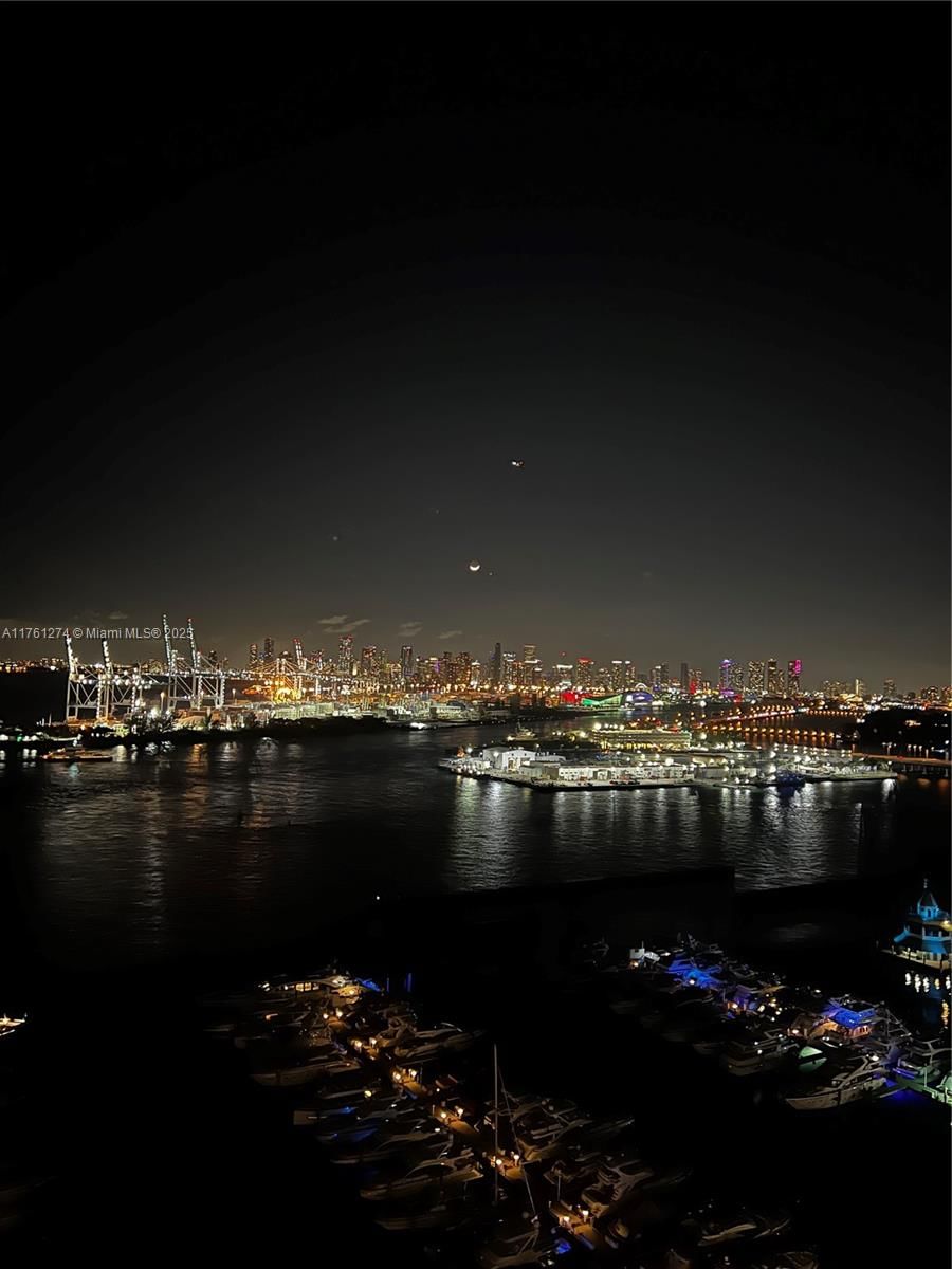 Real estate property located at 90 Alton Rd #2406, Miami-dade, Yacht Club At Portofino C, Miami Beach, FL