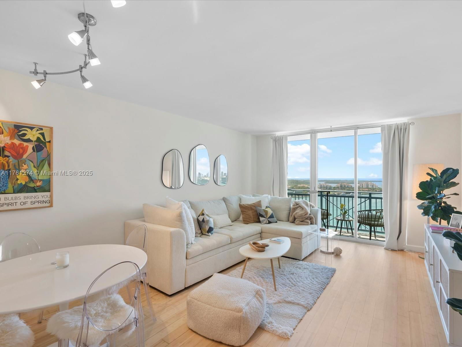 Real estate property located at 90 Alton Rd #2406, Miami-dade, Yacht Club At Portofino C, Miami Beach, FL