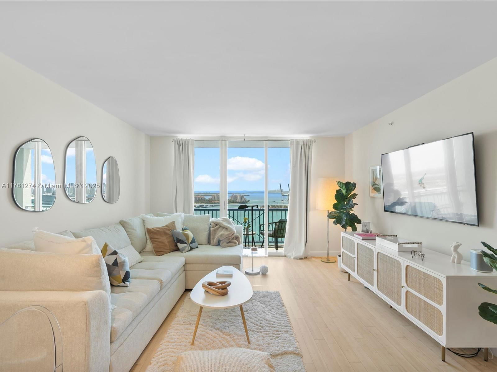 Real estate property located at 90 Alton Rd #2406, Miami-dade, Yacht Club At Portofino C, Miami Beach, FL