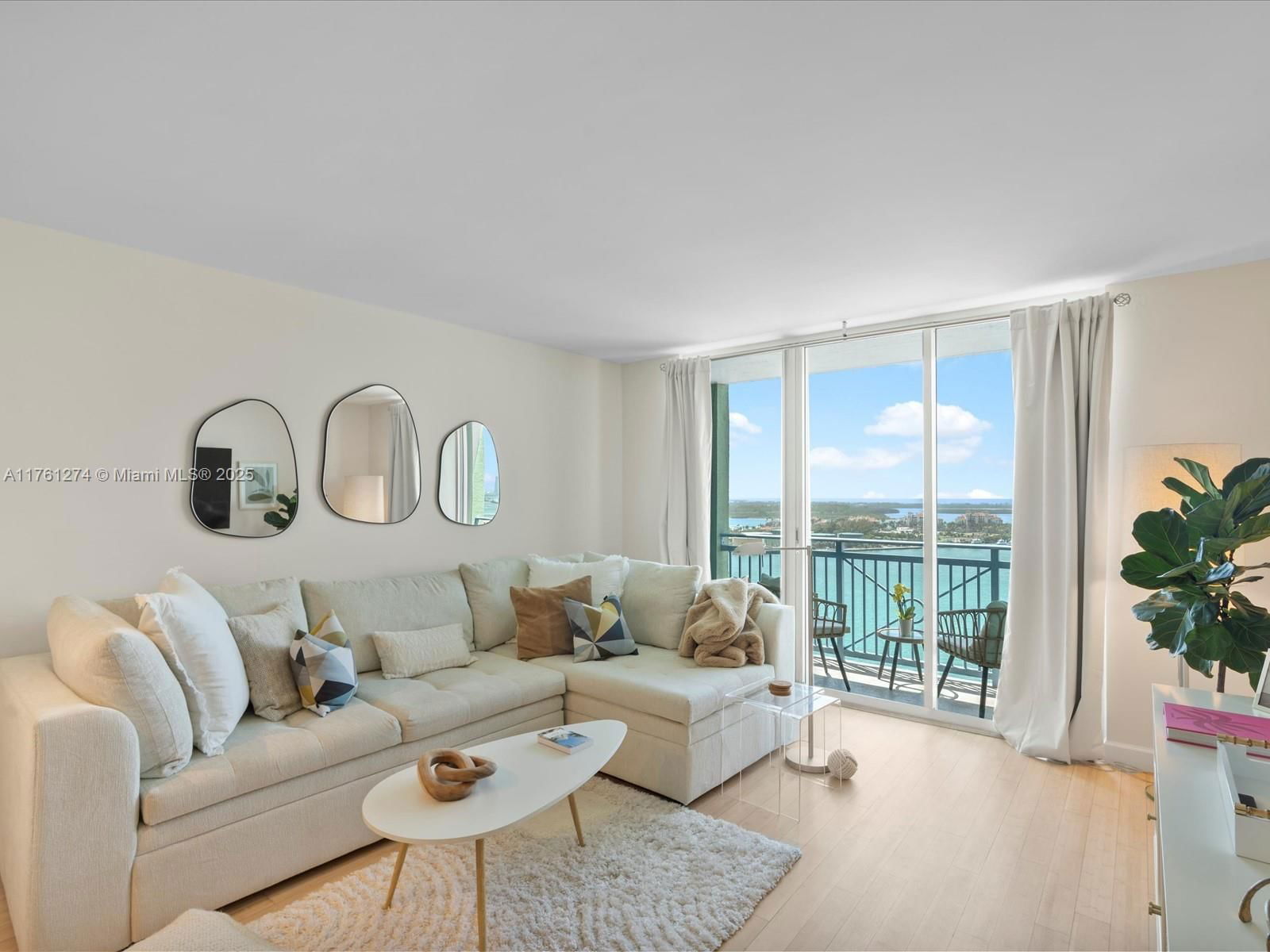 Real estate property located at 90 Alton Rd #2406, Miami-dade, Yacht Club At Portofino C, Miami Beach, FL